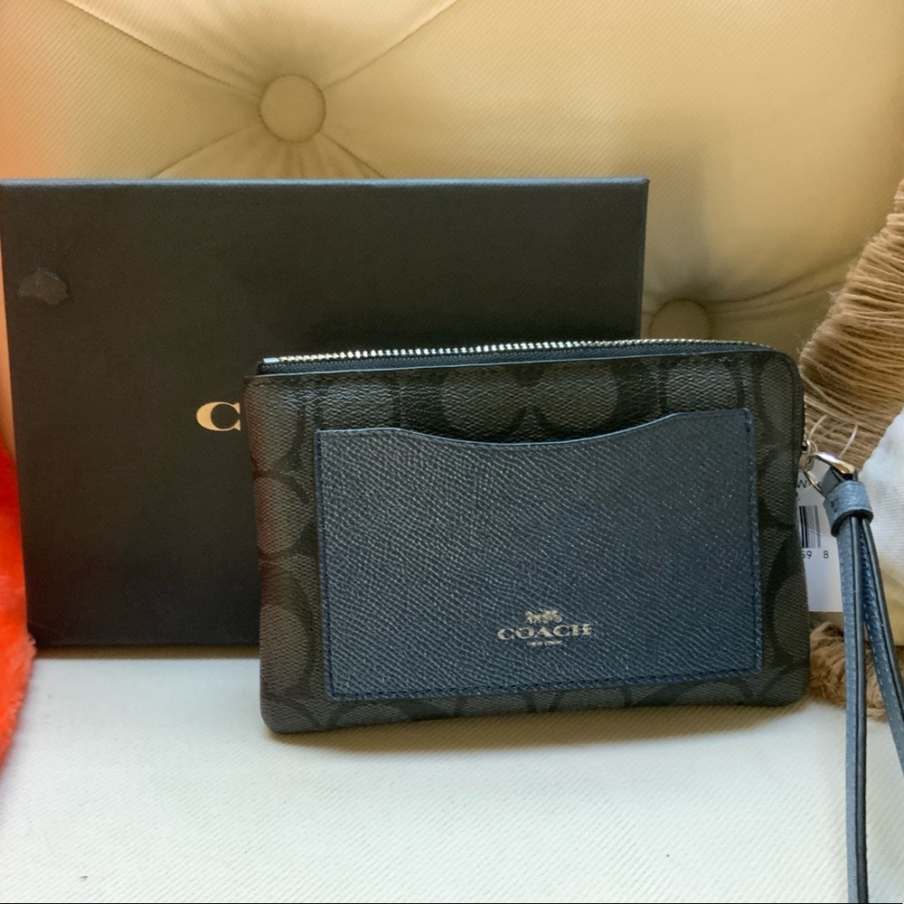 Coach monogram Black/metallic blue wristlet - Picture 12 of 16